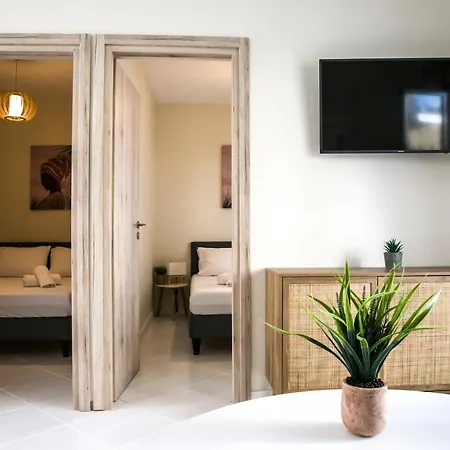 Azur Deluxe Apt.
