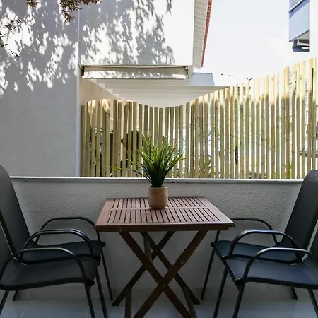 Azur Deluxe Apt.