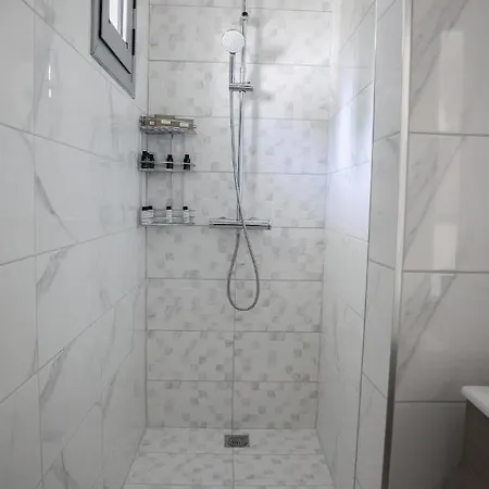 Azur Deluxe Apt. דירה