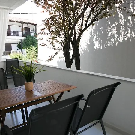 Azur Deluxe Apt. דירה *