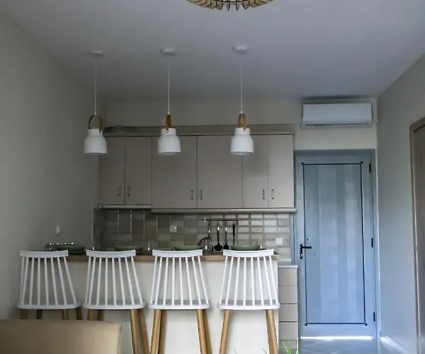 Azur Deluxe Apt. *